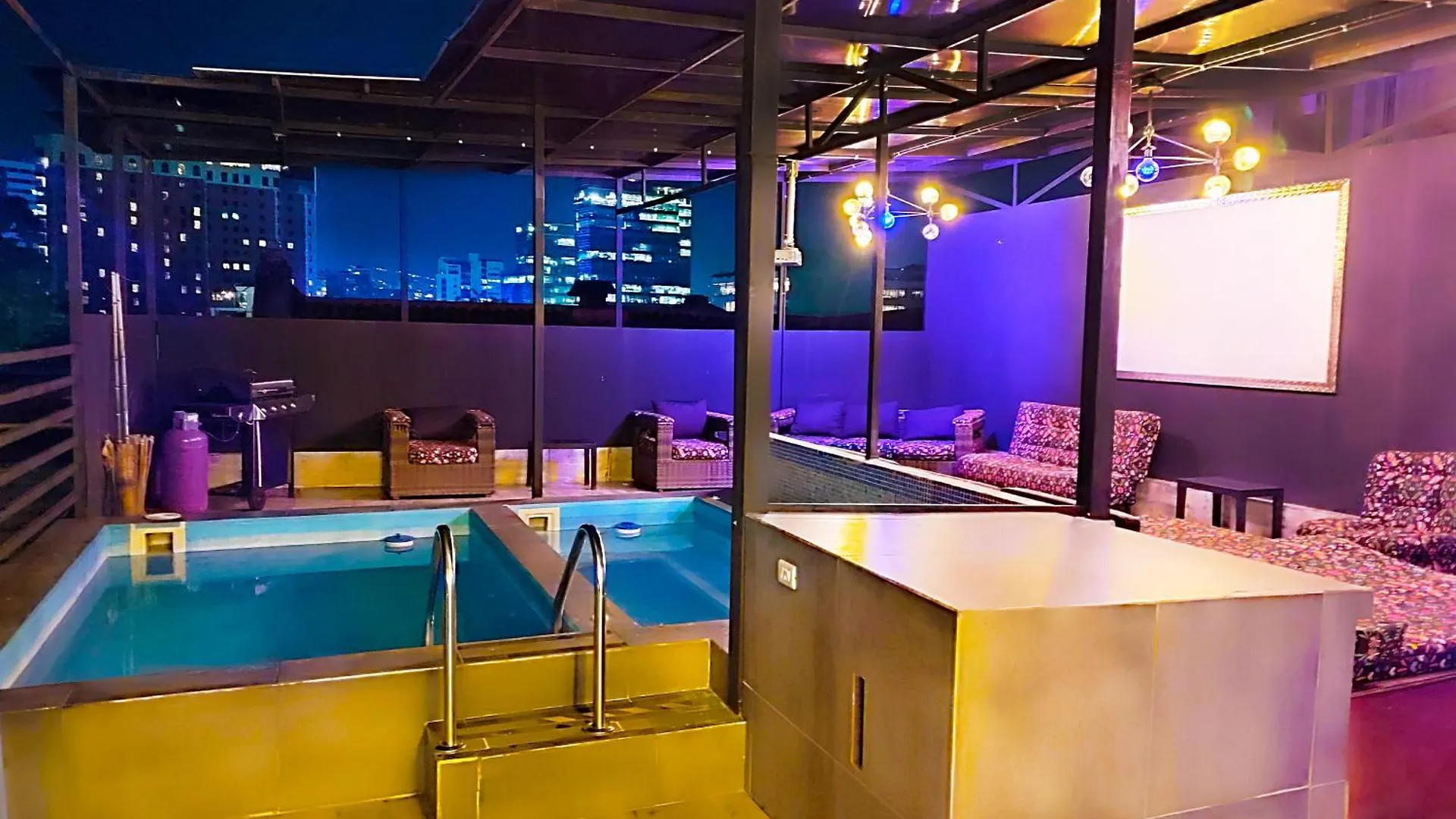 Apartment Big Suite With Terrace In Suite Bathroom And Balcony Poblado #15 Medellin